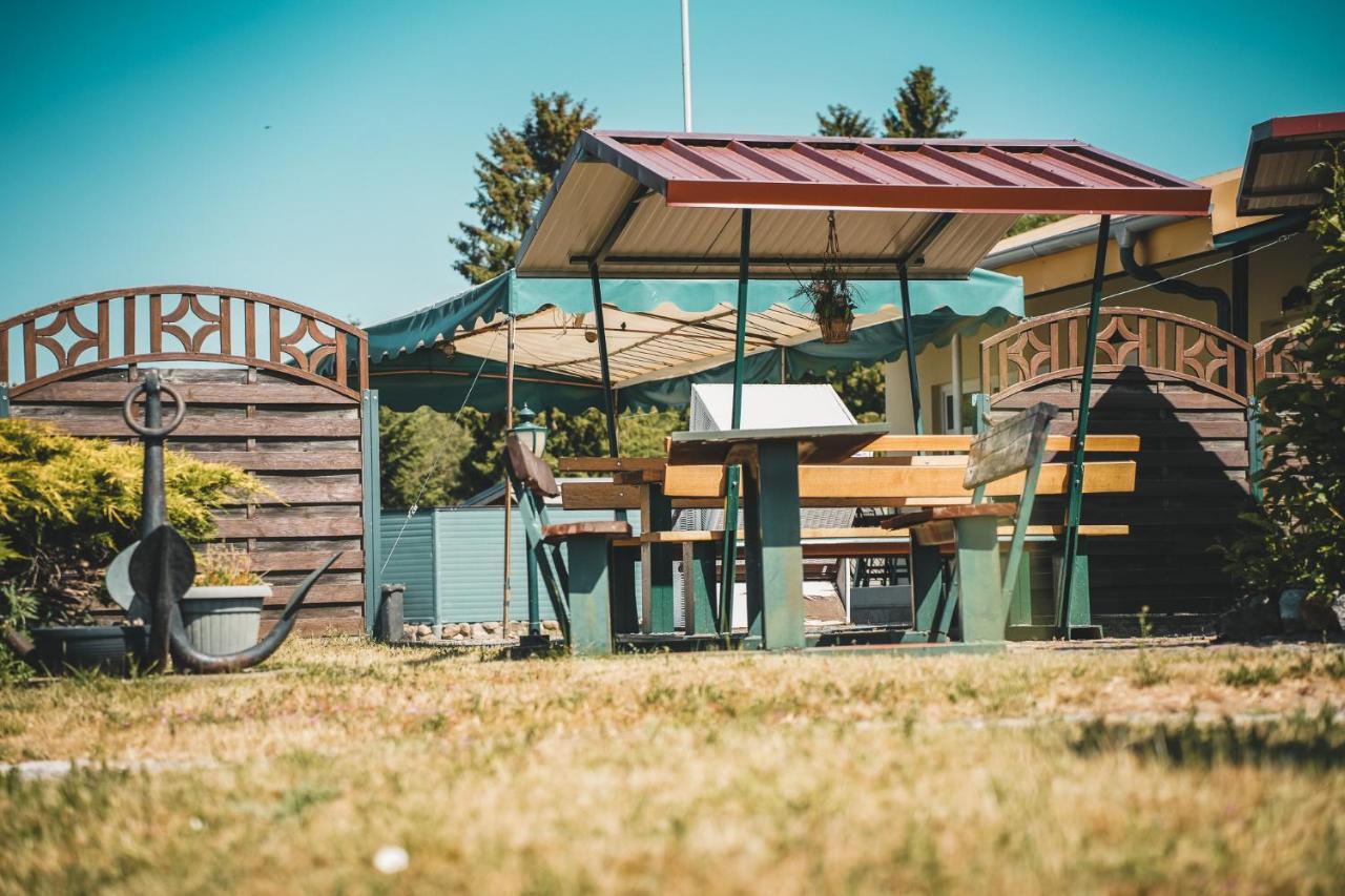 Black Tiger Seaside - Ferienwohnungen Direkt Am See Garden ภายนอก รูปภาพ